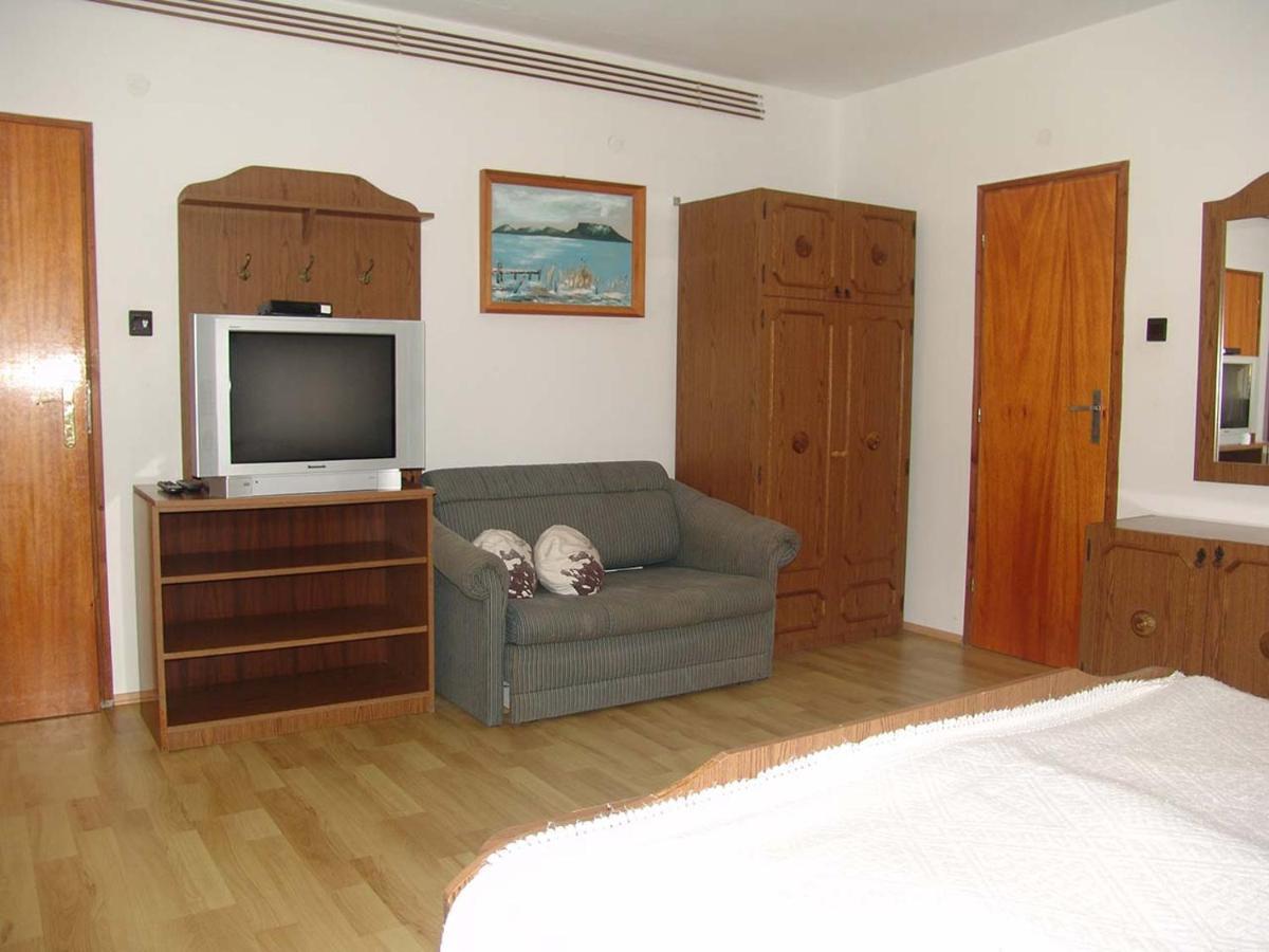 Eifert Haz Bed & Breakfast บาลาตองโยรอค ภายนอก รูปภาพ